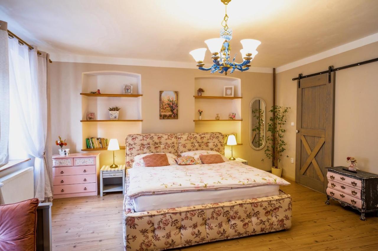 Rustic House V Luzickych Horach Apartment Jiretin pod Jedlovou Luaran gambar